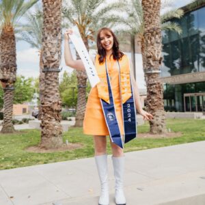 Chelsea Cook Instagram - I remember countless nights spent alone, crying over fears that I wasn't smart enough to earn a degree and that I couldn't afford it. Today, I am proud to say that I graduated with honors and no debt. If you want something, go after it, no matter how many times you feel like giving up or how difficult it gets. Keep pushing forward; it will be worth it in the end!

Pictures by: @bryanmiraflor