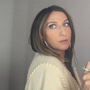Chelsea Peretti Instagram - D….. M… … . (demure mindful) (dont dm)