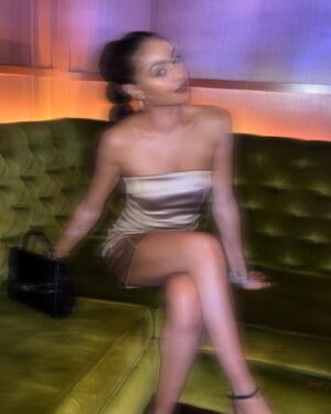 Chelsea Tavares Instagram - 🥂