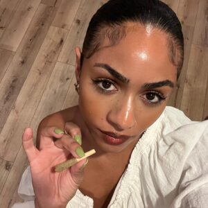 Chelsea Tavares Instagram - well, aren’t you just the cutest little joint. Going up…. on a Tuesday . 🧚🏾‍♂️