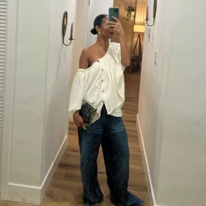 Chelsea Tavares Instagram - well, aren’t you just the cutest little joint. Going up…. on a Tuesday . 🧚🏾‍♂️