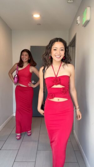 Chelsea Zhang Instagram - 🌹 x💃🏻💃🏻x 👯‍♀️ • quick #OOTN for @asianamericangirlclub x @jenntranx @bacheloretteabc 🌹🌹your roses are coming for you ✨✨✨ 

First AAPI Bachelorette >>> July 8! 

#bacheloretteabc #ootn #reddress @whitefoxboutique @polene_paris