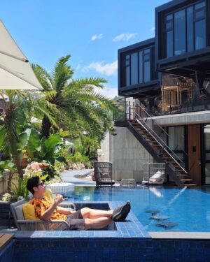 Chen Mu Instagram - Chill chill vibes 🏕️🏝️☀️
.
.
.
爬得越高身段放得越低
會吠的狗不攻擊 難在贏要如何謙虛