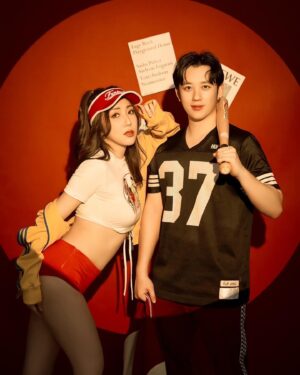 Chen Mu Instagram - 最強夫妻臉 PART.2!!!
這次是美式運動風格😍
My Queen, my Love, my Wife🫶🏻🫶🏻🫶🏻
.
一樣要拍找 #很可以影像事務所 @dannisyeh 
絕對很可以‼️