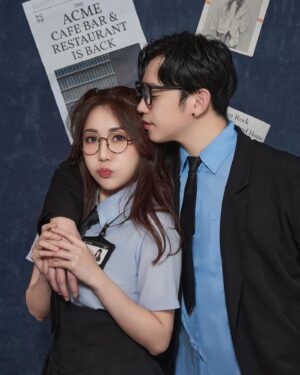 Chen Mu Instagram - 最強夫妻臉
兩個都30幾的人了還在裝學生🤣
我愛我老婆🫶🏻🫶🏻🫶🏻
.
要拍找 #很可以影像 @dannisyeh ‼️