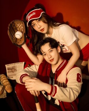 Chen Mu Instagram - 最強夫妻臉 PART.2!!!
這次是美式運動風格😍
My Queen, my Love, my Wife🫶🏻🫶🏻🫶🏻
.
一樣要拍找 #很可以影像事務所 @dannisyeh 
絕對很可以‼️