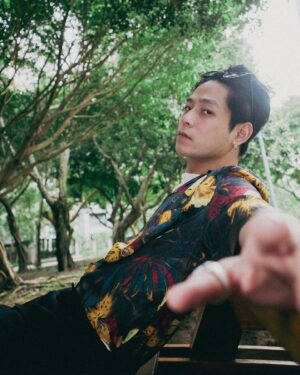 Chen Xi Teng Instagram - -
…” F A L L “
沒事⋯不是墜落 是秋季要到叻🍁
讓AllSaints來陪我叛逆加粗曠跟放蕩一下吧🫡✨
-
我下巴好像要回來惹🥴
.
.
@allsaintstaiwan @allsaints_style 
#AllSaintsTaiwan