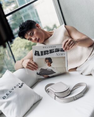 Cheng Chang Fan Instagram - Thank you @delvaux for bringing me all the way to Malaysia for this amazing Delvaux Savoirs & Savoir-faire Fall/Winter preview event! ✈️🇲🇾 I was totally blown away by all the gorgeous Delvaux pieces and can’t wait to share this unforgettable experience with you all! 😍✨

For those who may not know, Delvaux is a super prestigious Belgian luxury leather goods brand that’s been around since 1829. 🇧🇪 They’re the oldest in the game, making stunning handbags and accessories. ❤️❤️❤️❤️

Iconic pieces like The Brillant (1958) and The Tempête (1967) really show their timeless elegance and dedication to craftsmanship. Every piece reflects Delvaux’s rich heritage and innovative spirit. 🌟

The Pin City crossbody bag I’m wearing today is so “fetch”!

💁🏼‍♀️Regina George might say, “Stop trying to make ‘fetch’ happen,” but I say, “This bag is already happening!”😍😍😍😍