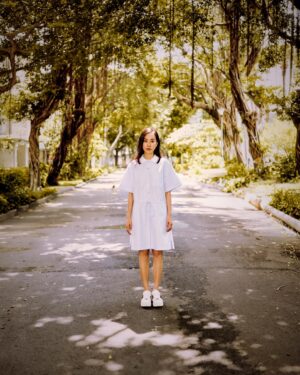 Chiago Liu Instagram - 很喜歡封面這一張
夏天就是要這樣啊
清清淡淡
簡簡單單
套上一件喜歡的衣服
穿上舒適的鞋子
拿著時髦，又實用又好上飛機的包包
就出發吧！

放最後一張是經紀人選的
我覺得
是因為

這張照片我長得跟我弟一模一樣
（我經紀人 @kailin_see 的愛😆）
🤣🤣🤣🤣

Outfit all from lovely @gucci  #gucci 
Photo @hsu__huang