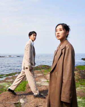Chiago Liu Instagram - 八月快樂
真正跋山涉水的照片
我非常喜歡
喜歡到不小心珍藏太久🤣
而且我其實喜歡我的獨照
一直在考慮要不要獨立放一篇🤣

Outfit @boss  #beyourownboss 
特別邀請到 @lilyoung_official 
Photo @hsu__huang 
以及最後一張嚇壞的經紀人🤣
@kailin_see
