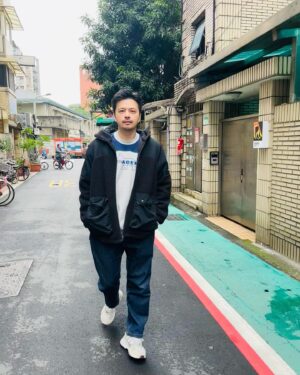 Chiang Chang-Hui Instagram - 台北又冷起來了🧥