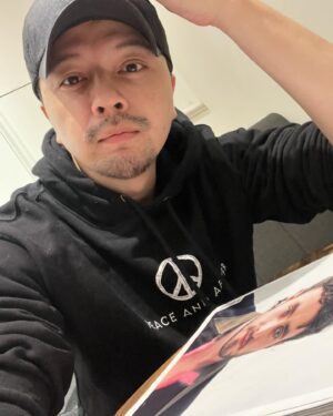 Chiang Chang-Hui Instagram - 四年一次的2/29今天午餐吃烤魚，現在在咖啡店，剛剛學的日文是「手足が痒くてたまりません」，等等讀了Paul Mescal的訪問後就要回家吃火鍋了。你今天做了什麼呢？4年に一度の2月29日は何をしましたか?