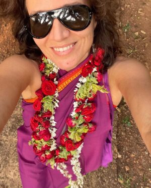 Chiara Civello Instagram - Per il 2024 ho offerto a Yemanja le rose rosse di Shiva e i gelsomini di Ganesh. 
Axé 🤍 नमस्कार 🙏🏼 🌊