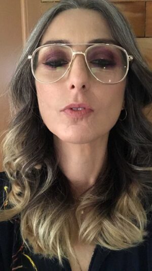 Chiara Gadaleta Instagram - O Dia Internacional da Mulher foi oficializado pela ONU em 1977 e hoje, mais do que nunca , precisamos dar voz e lugar de fala para TODAS as mulheres. 
Desejo força, coragem e perseverança 
Juntas fica mais fácil !
❤️❤️❤️
#ecoera
#mulher
#calendarioecoera
@rossella.giacometti 
@lailaklaj 
@francescagadaletagiessmann 
@carlotachiara