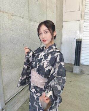 Chihiro Kawakami Instagram - 🖤

横浜握手会
ありがとうございました！

今日は浴衣でした
どうでしょうか🖤

皆さんからいただく言葉にはパワーがあって
今日もいっぱい元気を貰いました🤝

楽しかった〜！！！

また関東に会いにきますね☺️🫰🏻

#浴衣 #浴衣女子 #夏祭り
#握手会 #横浜 #NMB48
#黒なんか選んじゃったりして🖤