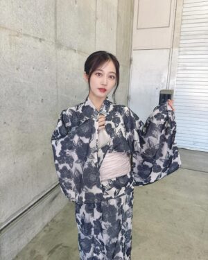 Chihiro Kawakami Instagram - 🖤

横浜握手会
ありがとうございました！

今日は浴衣でした
どうでしょうか🖤

皆さんからいただく言葉にはパワーがあって
今日もいっぱい元気を貰いました🤝

楽しかった〜！！！

また関東に会いにきますね☺️🫰🏻

#浴衣 #浴衣女子 #夏祭り
#握手会 #横浜 #NMB48
#黒なんか選んじゃったりして🖤