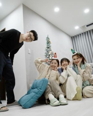 Children Chiu Instagram - 奇怪🤔為什麼女生怎麼愛🎄聖誕節？？

#端午節不好嗎