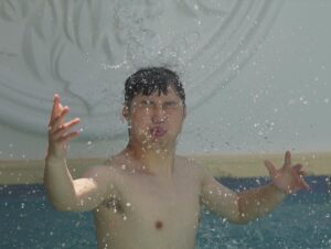 Children Chiu Instagram - 一直想📷拍攝一組帥氣的🧜🏻‍♂️水中男神照，大家有什麼建議嗎？