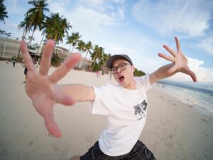 Children Chiu Instagram - 恭賀👑邱大（ㄉㄞ、）王，蒞臨🏝️長灘島！

#超級中壢人 #320