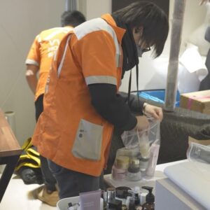 Children Chiu Instagram - 給大家看一下我們搬家的影片

下次你們要搬，可以找創勝包裝 @vvipmoving 真的超爽！
我們啥也沒幹，他們就幫我們從打包、運送到歸位，通通搞定👏🏻

連最難搞的模型都可以完美運送！

我們15坪的空間，他們就來了8個人，大約四個小時，就通通幫我們分類打包完成📦
到新家之後歸納師還幫我們組裝歸位完畢喔！竟然有這麼爽的搬家？

創勝包裝 @vvipmoving 品妤志恒真心推薦🫶🏻

#創勝包裝 #精緻搬家 #搬家