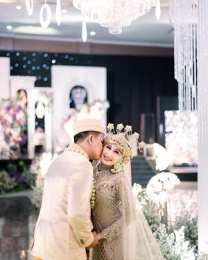 Chintya Cheye Instagram - Some people are worth melting for🫠😍

📸 Documentation: @malycaphoto @malyca.universe