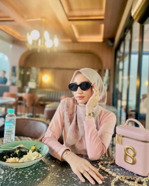 Chintya Cheye Instagram - Pas lagi jamannya makan milih-milih harus yg lagi dipengenin aja, giliran makanannya udah ada depan mata, cuma dimakan 1 sendok, 2 sendok aja😅 masyaallah✨