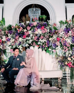 Chintya Cheye Instagram - Terkadang satu langkah kecil bisa membawa perubahan besar. Dan dengan sepatu ini @unificatio.official perubahan besar itu terjadi dalam langkahku bersamanya menuju pelaminan🥹😍🥰🫶🏻 

👠👰🏻‍♀️: @unificatio.official

Sepatu/sandal yg bisa km custome sesuai keinginan kamu!😍 ini aku request warna, request model, request bentuk heels dan ketinggian heels nya🥰😍