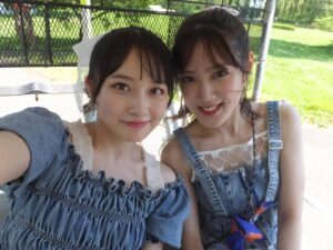 Chisaki Morito Instagram - この衣装ちょー可愛かった🌟

　

　
　
#おぜちぃ修学旅行 
#バスツアー 
#グリーン牧場 
#暑かった 
#ポニーテール 
#デニム 
#衣装 
#もっと着てたかった