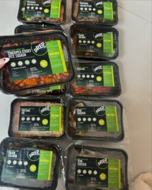 Chloe Khan Instagram - Soon as I come up North I always stop at @prepukltd 🥬Have done for years . They make it super easy to stay in calorie deficit whilst feeling full and are delicious. They also have for muscle gain & maintenance ect . 
All Halal too 👌 @prepukltd 
I just did a whole cheat week so I'm sooo ready to get back on it 💪 🍰 🔪