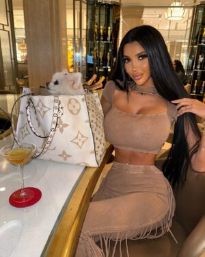 Chloe Khan Instagram - Cheeky cocktail at Harrods in @FashionNova obvs 

🔍 Easy Ride Washed Fringe Pant Set - Mocha - S1