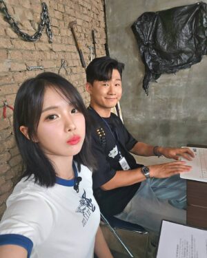 Cho Hyun-young Instagram - 신형사님과...오동나무...