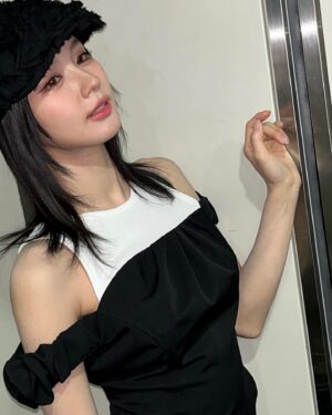 Cho Mi-yeon Instagram - . ᘏ▸◂ᘏ ╭◜◝ ◜◝ ◜◝╮
꒰  ɞ̴̶̷ ·̮ ɞ̴̶̷ ꒱ .oO  엠카의 빛나는 20살 생일에✨💕🩵🫶🏻 ᝰꪑ
( つ旦O ╰◟◞ ◟◞ ◟◞╯