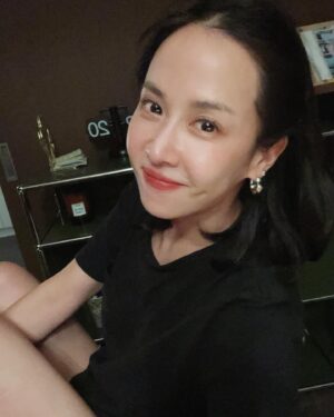Cho Yeo-jeong Instagram - 😐