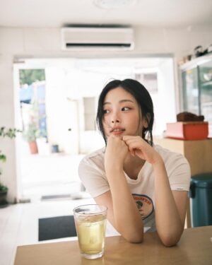Choi Hee-jin Instagram - 서로의 작은 노력으로 만드는 행복한 하루 💪🙏