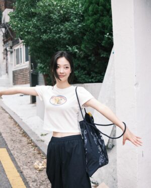 Choi Hee-jin Instagram - 서로의 작은 노력으로 만드는 행복한 하루 💪🙏