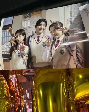 Choi Ji-hye Instagram - 조폭고 3학년 2반 안녕 ! 💗🐥💗
#조폭인내가고등학생이되었습니다 #highschoolreturnofagangster