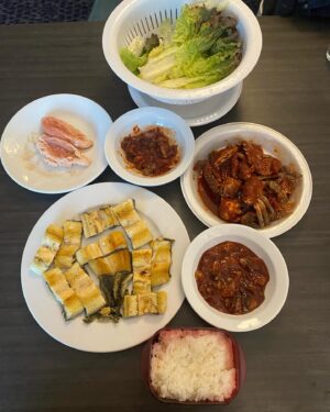 Choi Ji-man Instagram - Buy Korean food online. 😋🤤😍
집 나가면 고생인데 이렇게 온라인으로
모든걸 주문 할수 있어 배가 행복합니다.
@kevinschoice
@kyungmin_kevin