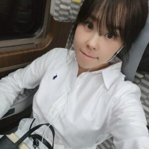 Choi Kang-hee Instagram - 알죠?ㅋㅋㅋ화장한날 혼자 기차나 비행기 타면 ㅎㅎㅎ
오랜만에 셀카삼매경(그래도 어플은 켜야했다만.엣헴 ~ㅎ)ㅎ)이쁘게하고 정읍에 간증가는길♡