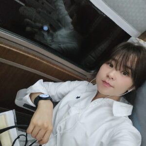 Choi Kang-hee Instagram - 알죠?ㅋㅋㅋ화장한날 혼자 기차나 비행기 타면 ㅎㅎㅎ
오랜만에 셀카삼매경(그래도 어플은 켜야했다만.엣헴 ~ㅎ)ㅎ)이쁘게하고 정읍에 간증가는길♡