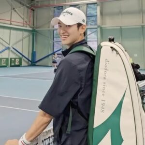 Choi Woong Instagram - .
🥈테니스🎾전국대회 준우승🥈
.
.
.
예선 6:2 / 2:6 조2위
본선 6:1 / 6:1 / 6:2 / 6:5 / 6:0 / 6:2 F 4:6
테초부터 랠리도 안되는 나랑 같이 공쳐주고.. 내 똥볼 받아주고 키워준
실력도 인성도 슈퍼그이상인 혜연이랑 처음 나간 혼복전국대회 준우승이라니.. 말잇못...🥶 흠잡을데없이 캐리해주는 파트너 덕분에 결승까지 갈수있엇어, 최고였어, 넘넘 고마워👍👍 @helena_tennis_
.
.
.
✨️2년반짜리 테린이랑 항상 같이 공쳐주고 조언해주는
우리 수요모임 코치들, 아레나💕 라뷰
고마워요. ❤️‍🔥 아침부터 주차장 랠리해주시고 연습시켜준
창명코치 @tennis_woo87 ,수아형님 @sooah.hong 감사하구,
해설하시면서 수고하신 울짱사부님도 @zzangsabu 감사드려요.
더운날에도 응원와주시고❣️
#디아도라 풀착해주신 영미누나 @youngmi_0909
베캄독 @becky_bk_0922 테디 @teddythor_tennis
우리 네이버팬카페 @1986sunwoongfancafe  @woong1228 회장님,누나 그리구 울 회사 식구들🫶 넘넘 감사해요👍
벙개로 연락드려도 흔쾌히 받아주시는 누나,형님들, 항상 배려해주셔서 감사드립니다, 잊지않겟습니다 🙏
.
.
.
마지막으로 결승전을 위해 스케쥴 배려해주신
우리 스캔들팀 감사합니다💖
오늘도 #스캔들 #본방사수 ❤️❤️❤️....더보기