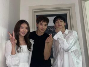 Choi Woong Instagram - .
“Hello, the hell othello.”
.
a successful performance It's all thanks to the fans that we were able to finish it successfully. Nayoung and Hyuk,😍 thank you so much for being with me.  Great job. Thank you💕
Adelaide Fringe Festival.
.
.
.
#오델로 #fringe #festival #australia #adelaide