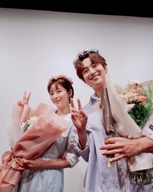 Choi Woong Instagram - .
🎬 #감동주의보 는 최고의 #선물 이었습니다 💖 #홍수아 같이 작품해서 #행복했습니다 인형같았던 마지막 무대인사 예뻤어요🥰생일축하드려요 😇

#김우석감독 #홍수아 #최웅
마지막 #무대인사 대작들 사이에서도 사소하지만 작은 행복들이 있었고 착하고 좋은 사람들과 함께한 작품 이었습니다 소중하고 감사했습니다💖 #철기 안녕 #보영 씨 안녕