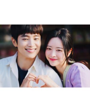 Choi Woong Instagram - .
#영화#감동의나날
🎬 #김우석감독#홍수아#최웅
감독님, 우리 보영씨 잘 지내세요? 철기가 많이 보고 싶어해요. 추운데 감기조심하시고 조만간 뵈어요😍