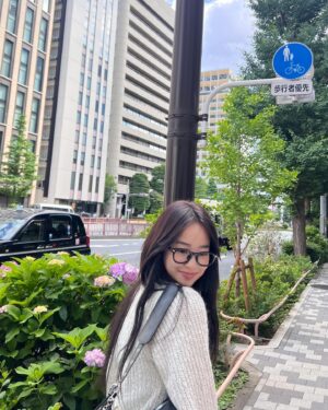 Choi Ye-bin Instagram - 🤓🗼