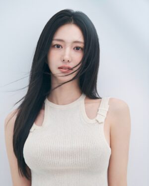 Choi Yeon-cheong Instagram - 2024 #profile 📷
#배우프로필
