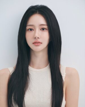 Choi Yeon-cheong Instagram - 2024 #profile 📷
#배우프로필