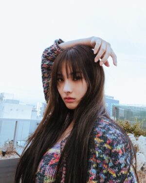 Choi Yun-jin Instagram - 다들 주말 잘 보내기🧚🏻‍♀️💞