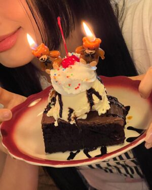 Choi Yun-jin Instagram - 2023.04.16 🎂🤍