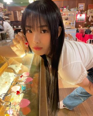 Choi Yun-jin Instagram - 2023.04.16 🎂🤍