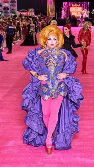 Choriza May Instagram - Now listen Linda! We served ❤️ @rupaulsdragcon LA 2024

👗 @it_spain 
👩‍🦰 @marcoswigs 
💎 @crownjewels.uk